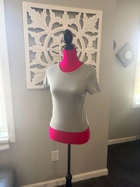 Colsie Gray Fitted Tee – XS